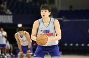 杨瀚森：试训后期会有些累，外界对我别期待太高